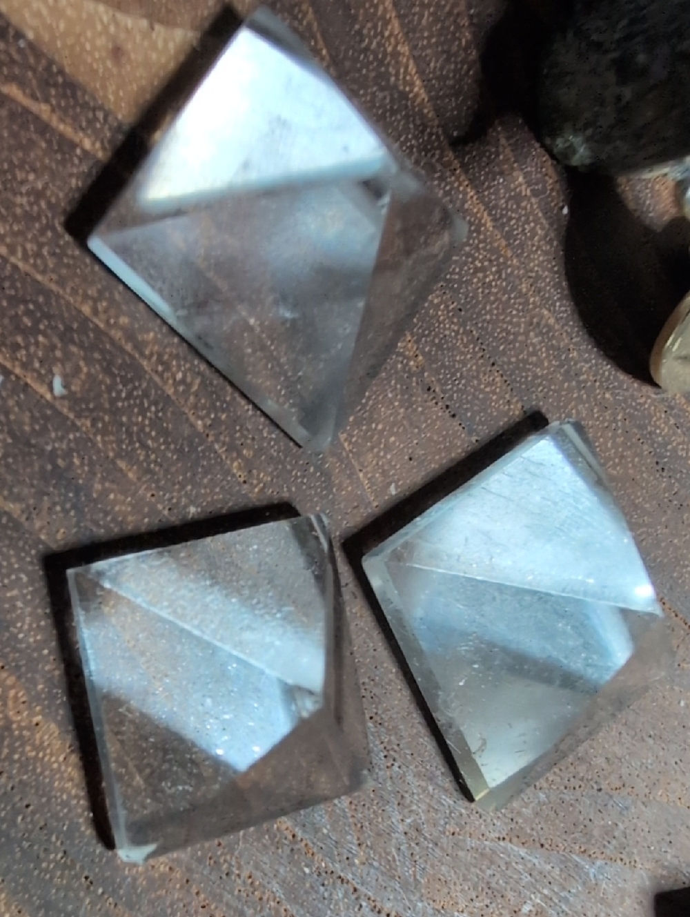 Three Quartz Pyramids (Mini) - Picture 3 of 3